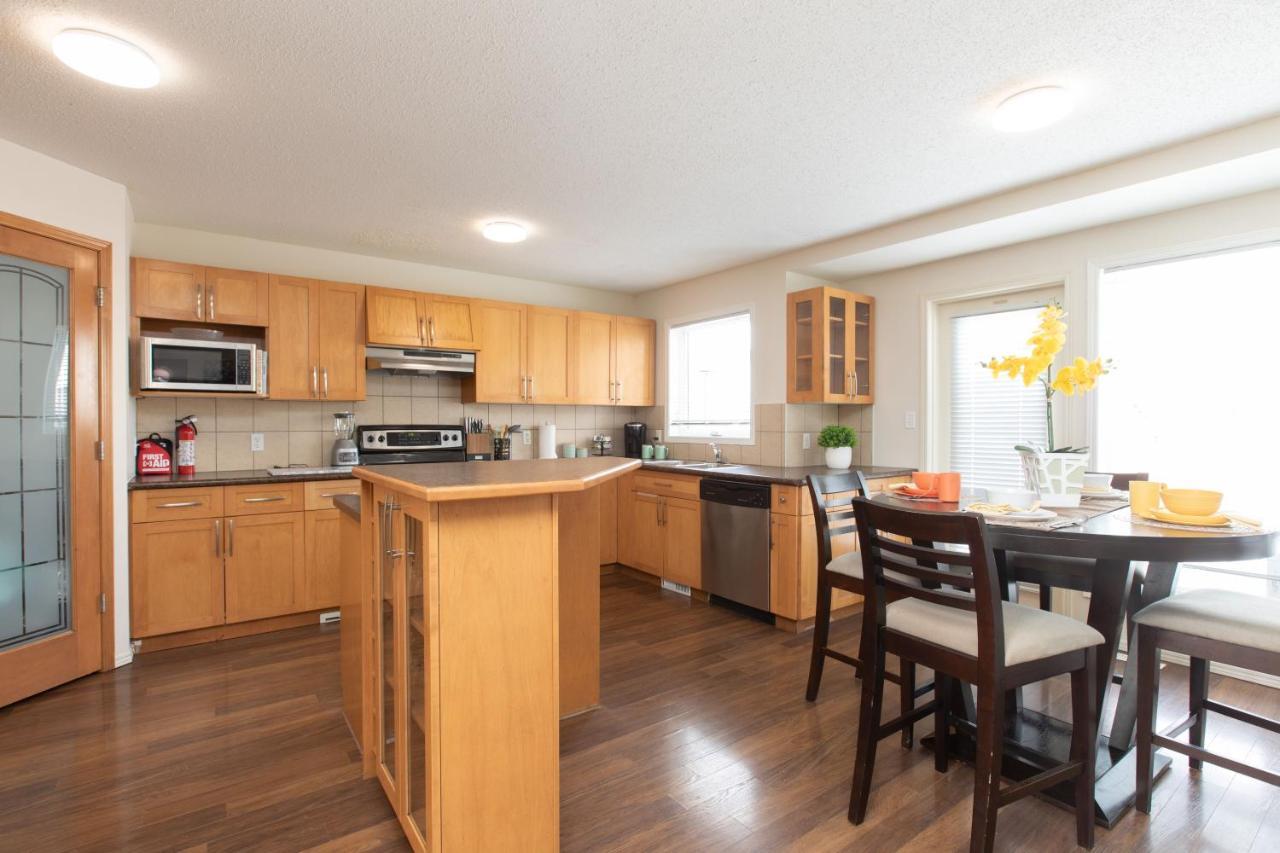 Elegant 6 Bedroom House Near U Of Manitoba Winnipeg Kültér fotó